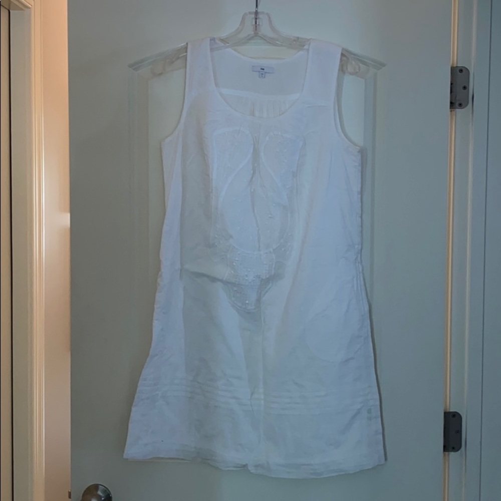 Women’s Gap dress.